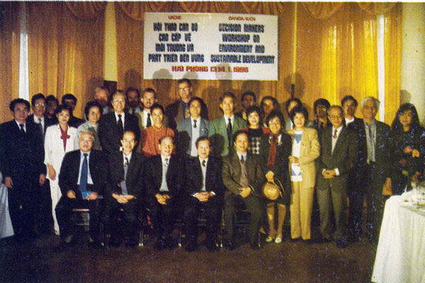 30[-]NĂM[-]VACNE:[-]Tổ[-]chức[-]2[-]lớp[-]tập[-]huấn[-]cán[-]bộ[-]cao[-]cấp[-]về[-]môi[-]trường[-]và[-]phát[-]triển[-]bền[-]vững[-](Hải[-]Phòng,[-]1996;[-]Đà[-]Nẵng,[-]1997)